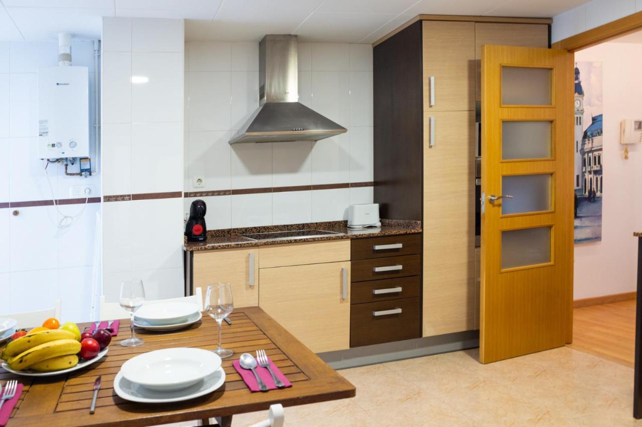 Lovely 2 Bedroom Terrace Wifi Parking Ac Heating Attic Valencia Exterior photo